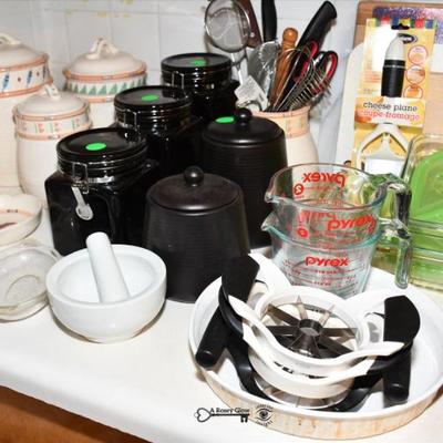 Sale Photo Thumbnail #149: 147 kitchen