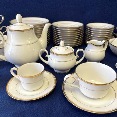 Noritake Ivory China Set 7552 Japan With Gilt Trim 75pcs
