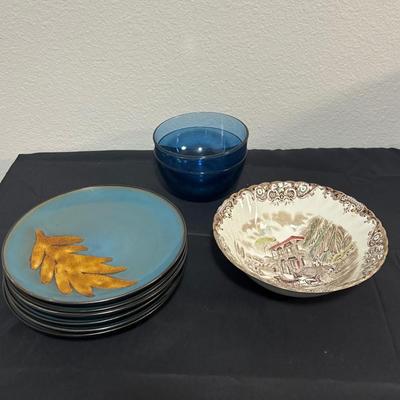 Set Of Bowls, Hertitage Hall Bowl And Plates 