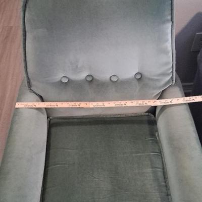 2 Lounge Chairs
