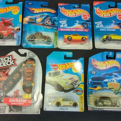 Hot Wheels, New in Packaging Plus 6 & 1 Tech Deck Dark Star Finger Skate Board 
