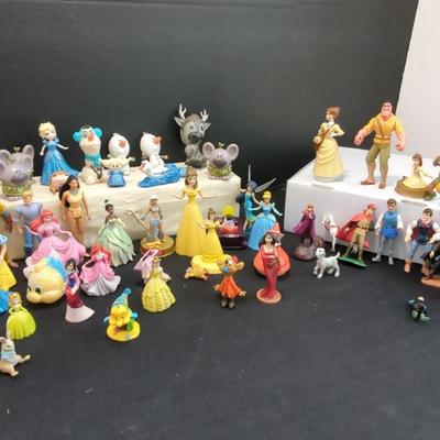 Disney On Parade With Frozen, Tarzan ,&  Princes Princess And Other Characters 