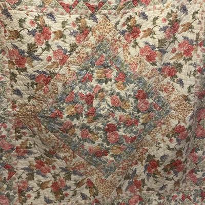 Queen Size Floral Quilt By Impressions 