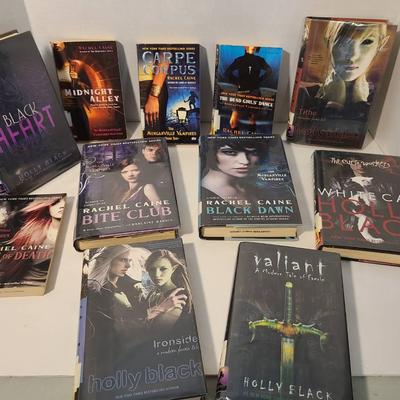 Vampire/Dark Novels By Rachel Caine And Holly Black (Former Library Copies)