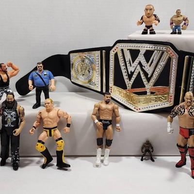 WWE/WWF Toy Wrestling Belt & Wrestling Figures