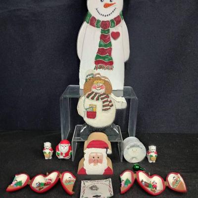 Assorted Vintage Christmas Ornaments & Décor