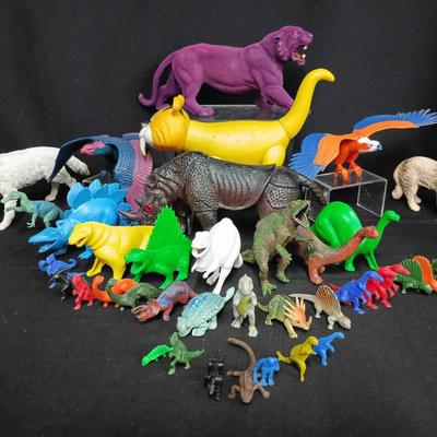 Mixed Vintage Animal & Dinosaur Toy Figures – Plastic & Rubber Assortment
