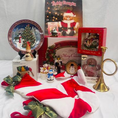 Holiday Decorations and Collectibles 