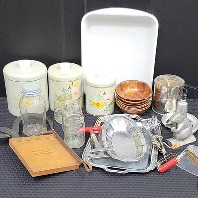 Vintage Kitchen & More (WH6)