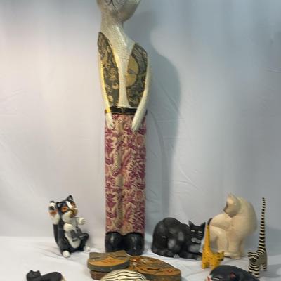 Cat Figurines & Décor