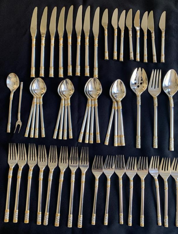 Cw157v wallace sterling silverware set