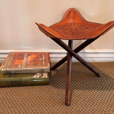 Cw152 vintage leather tripod stool