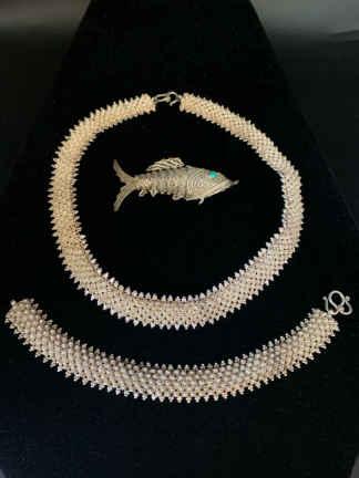 Cw169v silver fish silver tone jewelry