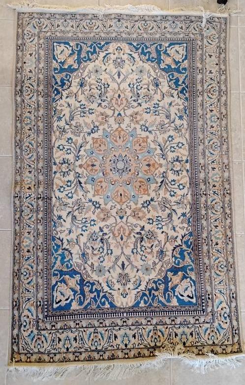 Cw144v vintage iran made rugs 2