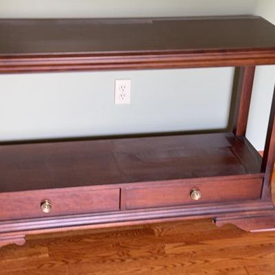 Broyhill Wood Entry Table