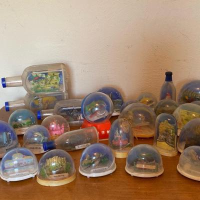 Souvenir Snow Globes 