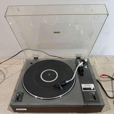 Pioneer Pl – 1150 Turntable