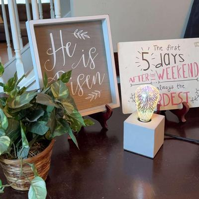 Signs And Lighted Decor 