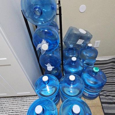 12 Water Jugs And Rack 