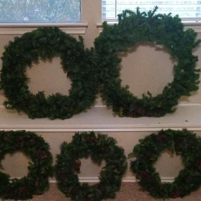 5 Green Christmas Wreaths 