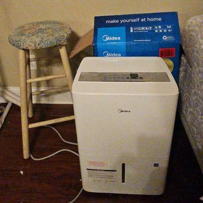 Midea Dehumidifier And Stool