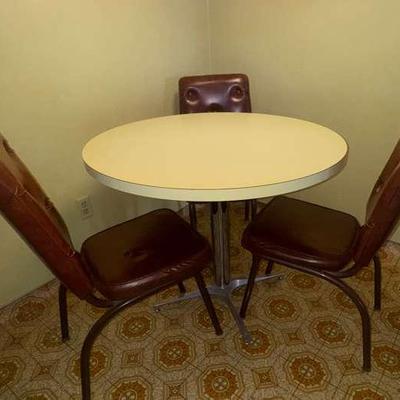 70’s Dinette Table And Chairs 