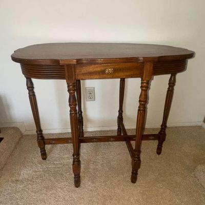 Beautiful Antique Mahogany Table