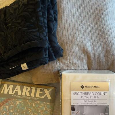 Blankets And Sheets Various Sizes 