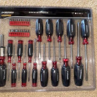 (NIB) Husky 36 Piece Soft Grip Screwdriver Set