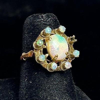 18k Gold Opal Ring - Size 5.5