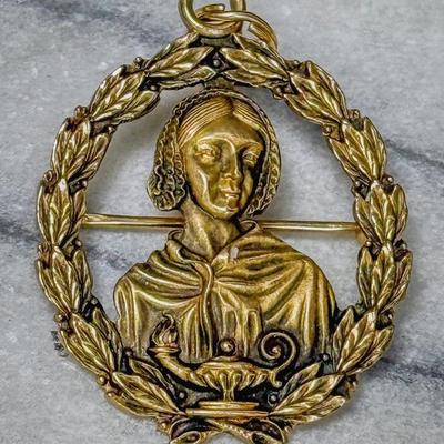 10K Gold St Luke Medical Medallion Pendant / Brooch