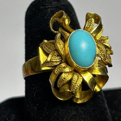 14k Gold Ring with Turquoise Stone - Size 6.5