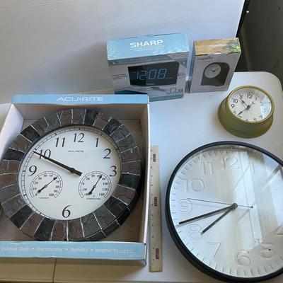 Lot Of Clocks