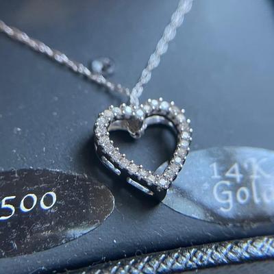 New 14k White Gold Heart Necklace