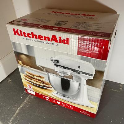 New In Box White KitchenAid Stand Mixer