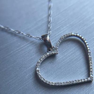 10k White Gold Necklace With Micro Diamonds Heart Pendant