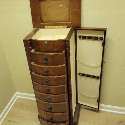 Sale Photo Thumbnail #114