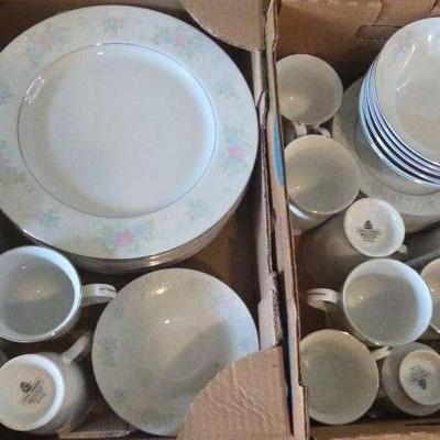 40 Piece China Garden Prestige Style Dishware Set