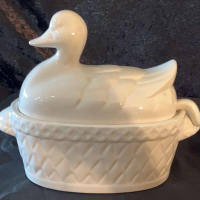 Himark Kitchen Duck In A Basket Ceramic Soup Tureen