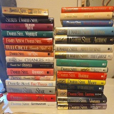 Danielle Steel 1973-1999 30 Books Collection