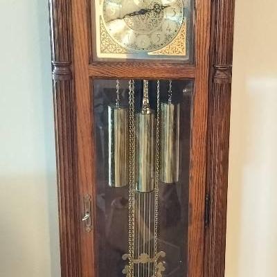 Howard Miller 1985 Vintage Oak Grandfather Clock With Original Paperwork