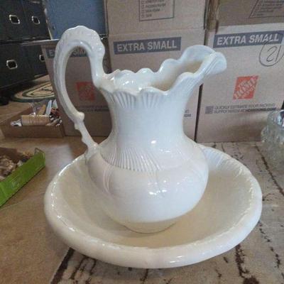 Vintage Ceramic Pitcher W/Wash Basin Bowl Set - White W/Leaf Scroll