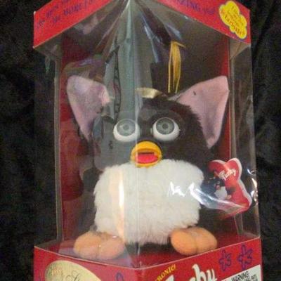 1999 Graduation Electronic Furby Special Limited Edition By Tiger Electronic
