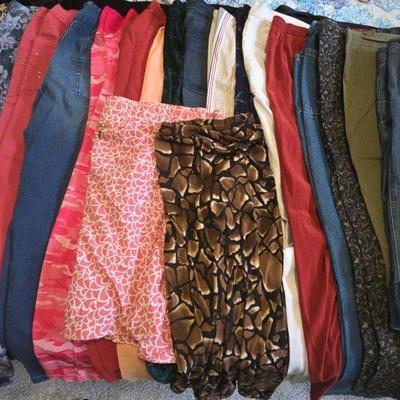 Lots Of Bottoms Lot 23 Items Sizes 16-20: 