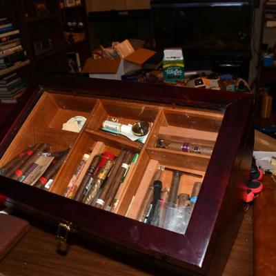 Sale Photo Thumbnail #88: 087 coins and stamps