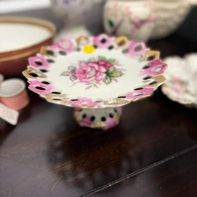 Sale Photo Thumbnail #10: Lefton China Pedestal 7" $12