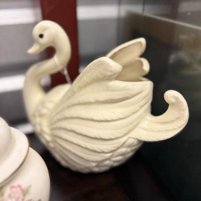 Sale Photo Thumbnail #7: 1950 Swan 9" $90