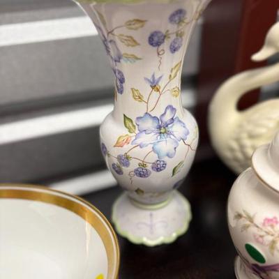 Sale Photo Thumbnail #11: Tracy Porter FTD Vase 10.5" $20