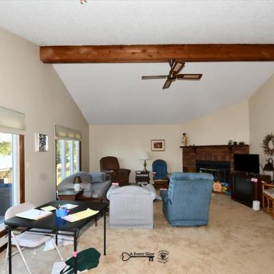 032 living room