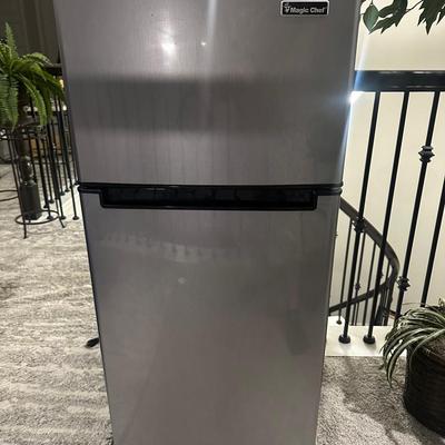 Magic Chef 4.5 Cu. ft Mini Refrigerator 